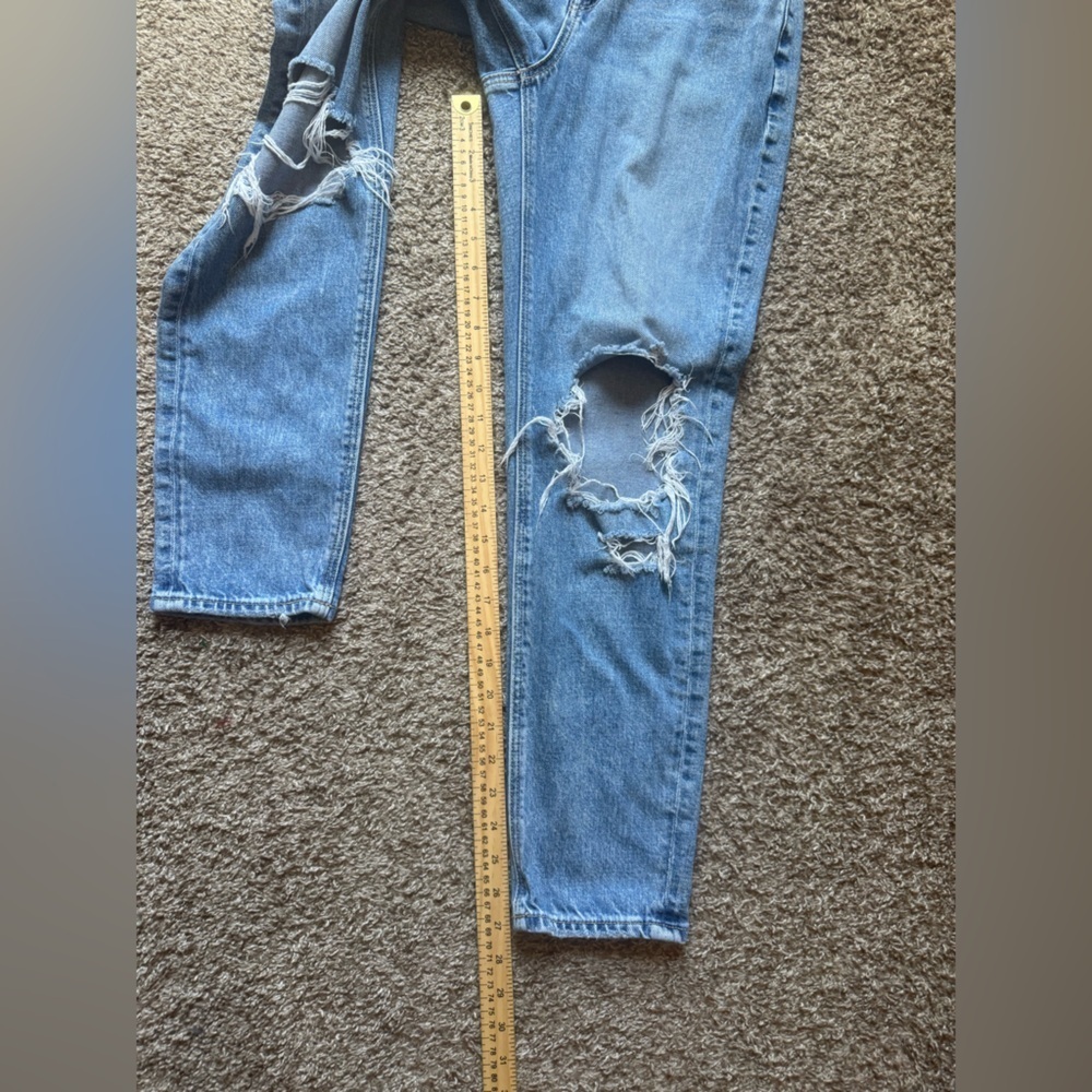 AEO Ripped Mom Jean - Picture 9 of 10